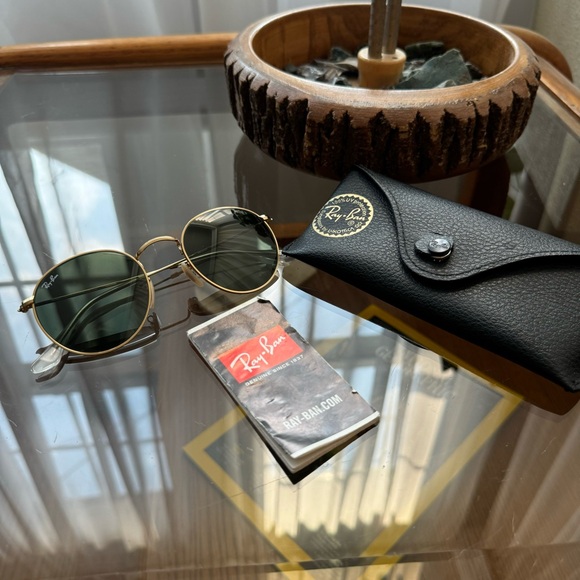 Round Gold Ray-bans - Picture 3 of 9